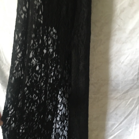 Black lace formal dress - Picture 2 of 7